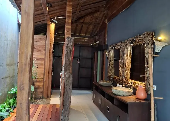 Villa Virgin *